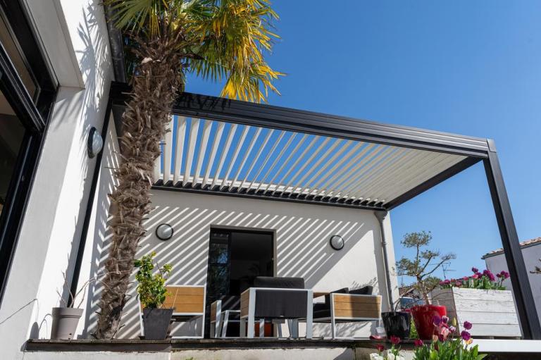 Nos conseils pour choisir sa pergola bioclimatique à Hyères